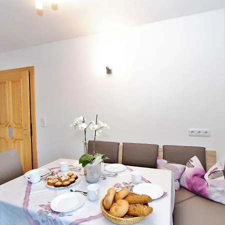 Cozy Apartment With Mountain Views Wald im Pinzgau Exterior photo