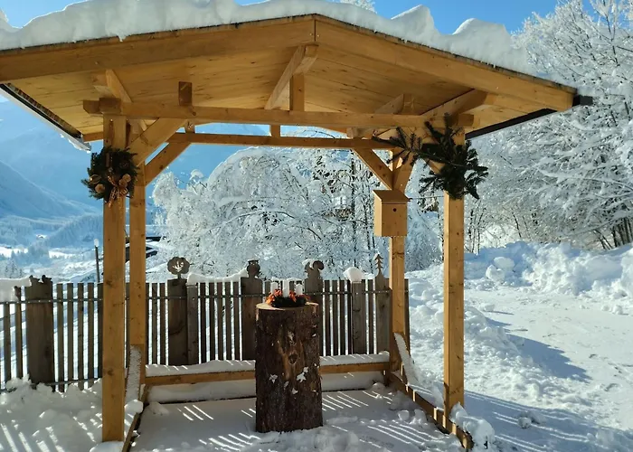 Cozy Apartment With Mountain Views